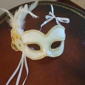 White Mascarade Mask